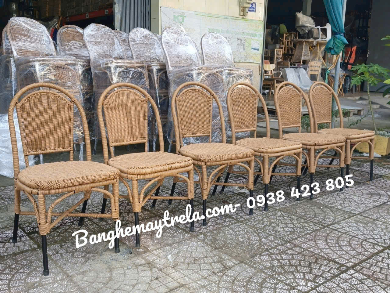 Ghế mây đan nhựa chân sắt